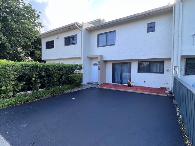 Building Photo - 8568 NW 8th St Rental