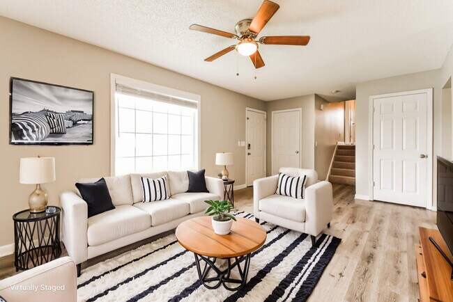 Photo - 213 Hampton Dr