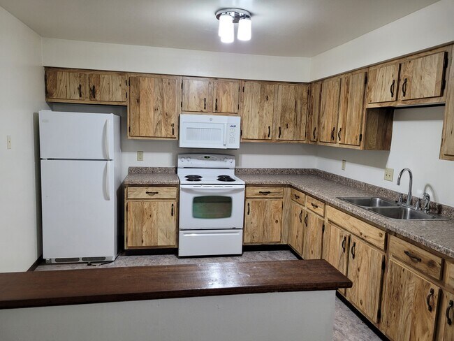 Photo - 2405 E 8th St Unit Apartment #4