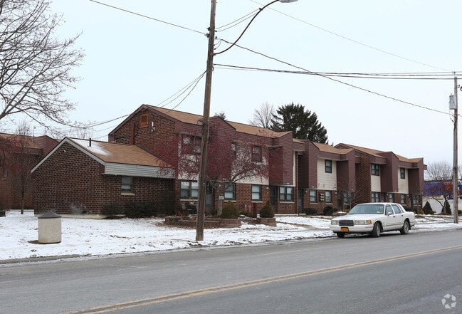 Photo - Edwin Joslin Apartments