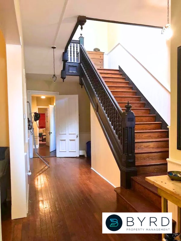 Photo - 309 W Marshall St