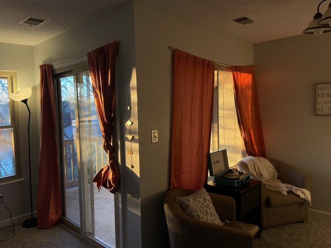 Building Photo - 1479 Cliff Ct Unit 1479 Cliff Court C