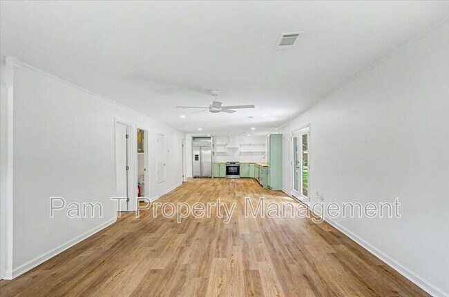 Photo - 106 Holcomb St