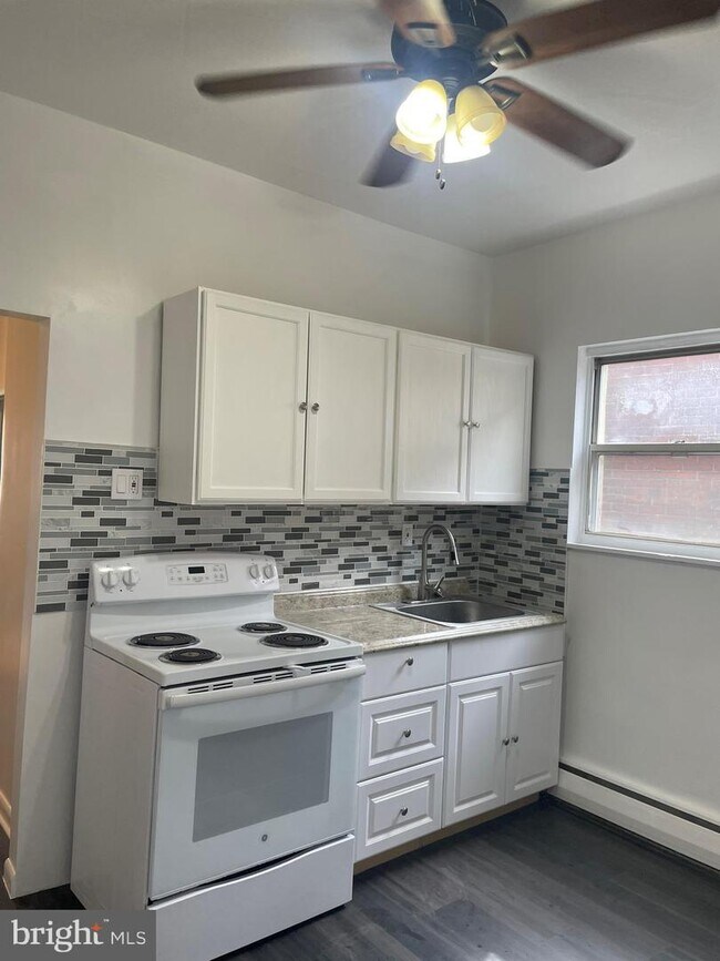 Photo - 1131 E Snyder Ave Apartment