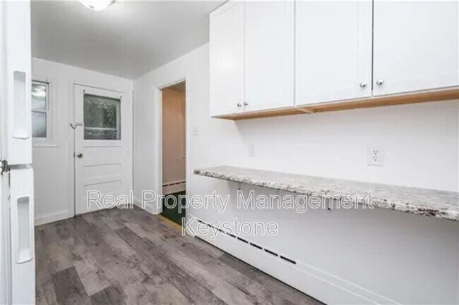 Photo - 307 Greenlee Rd