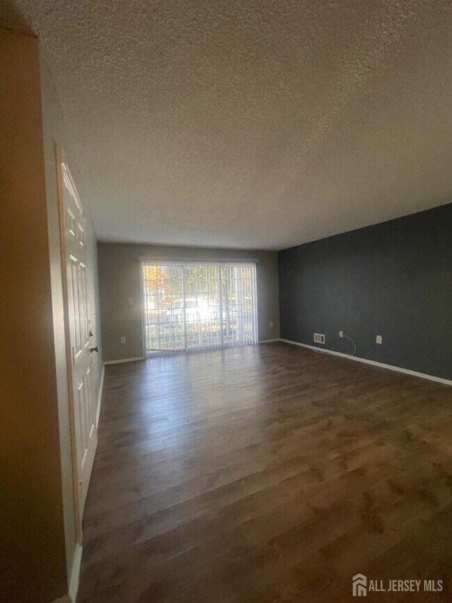 132 Darwin Ln Condo Condo for Rent in North Brunswick, NJ