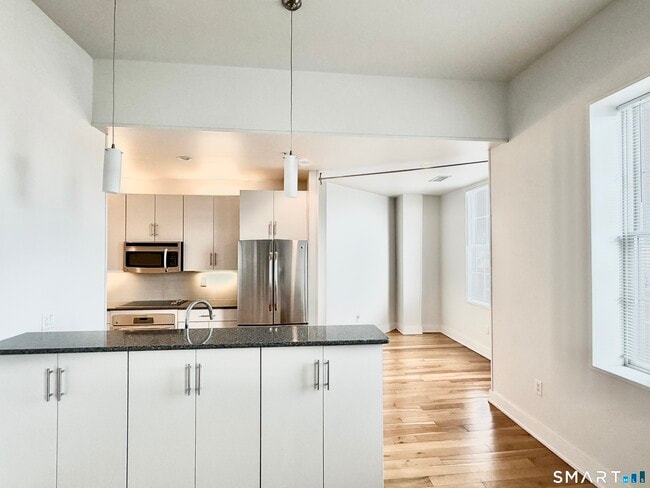 Photo - 60 Willow St Unit APT 204