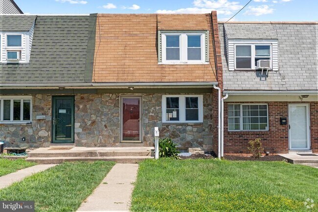 Building Photo - 590 B St Rental