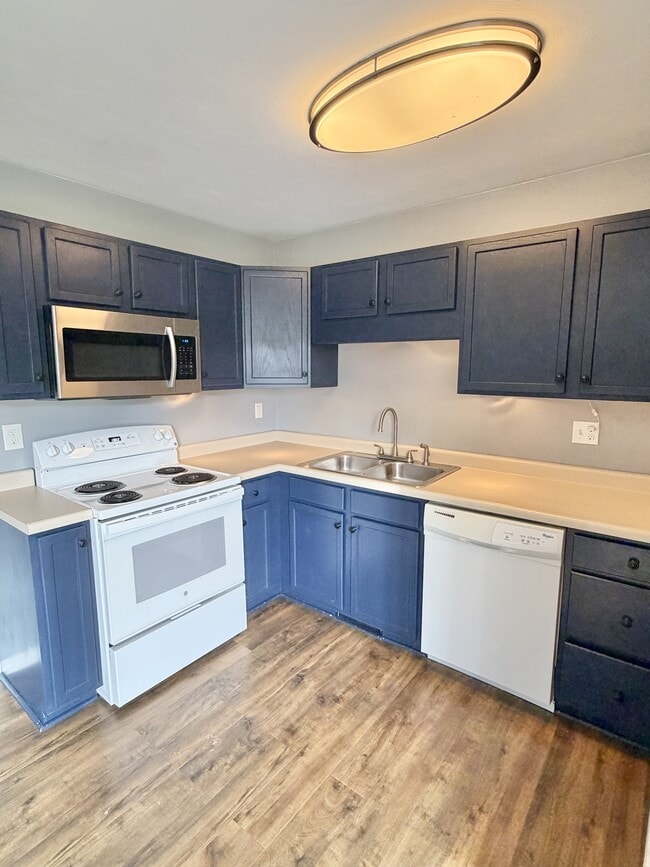 Photo - 1601 Thistle Dr