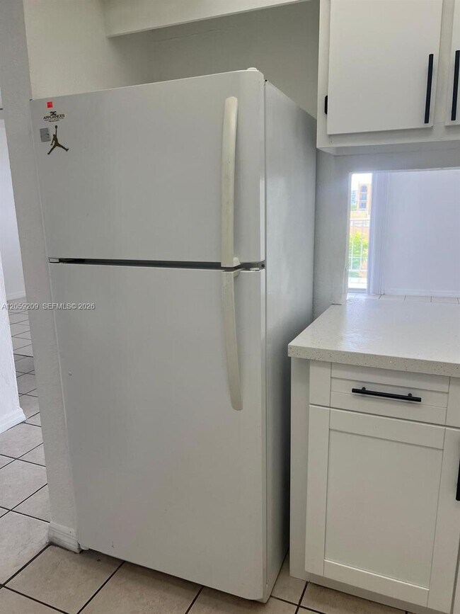 Photo - 801 NW 47th Ave Unidad W612