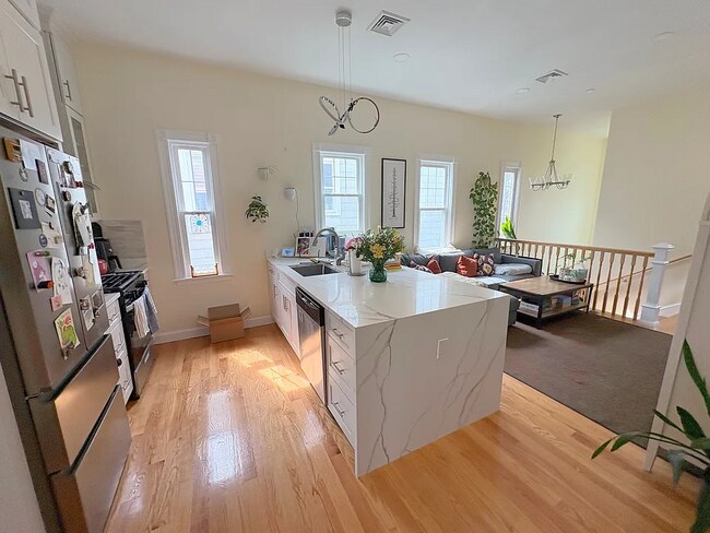 Photo - 32 Putnam Ave Unidad 3