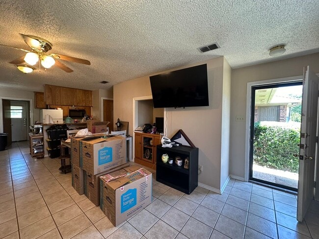 Photo - 2108/2110 Stoneridge  SERIES 1 Unidad 2110