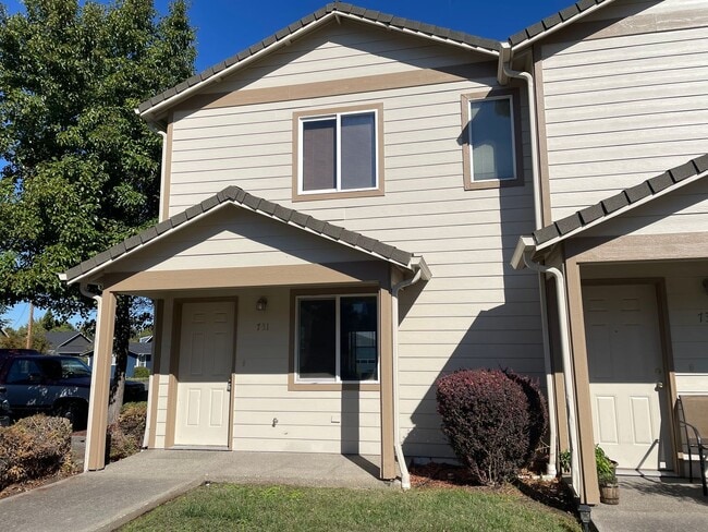 Building Photo - Very Nice Two Story 2 Bedroom 1.5 Bathroom...