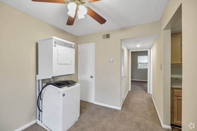 1BR, 1BA - 750SF - Emerald - Laundry