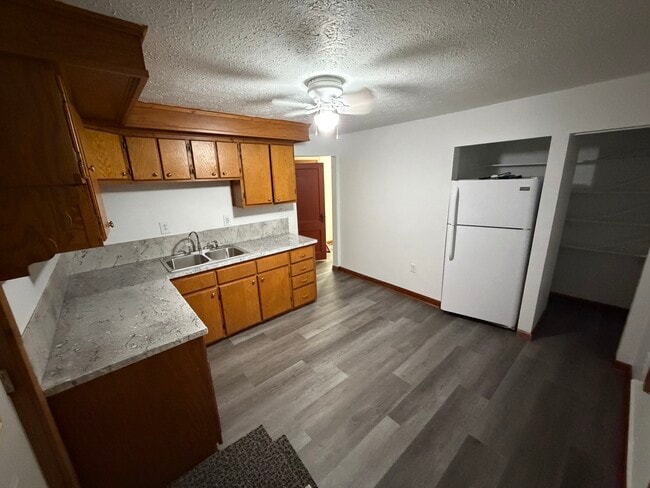 Photo - 7031 Middle Ridge Rd
