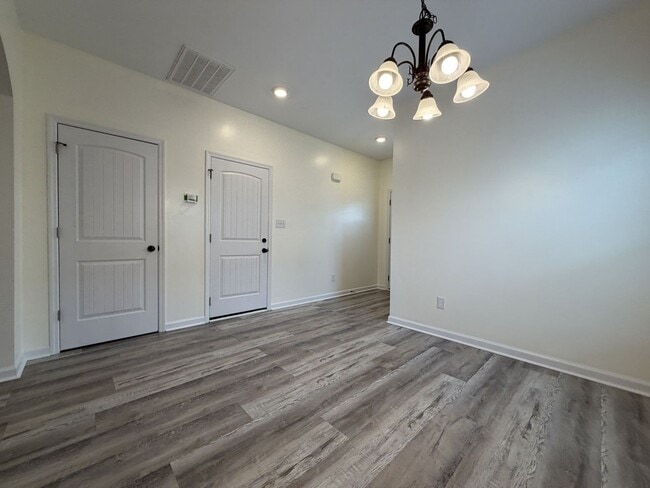 Photo - 302 E Franck St