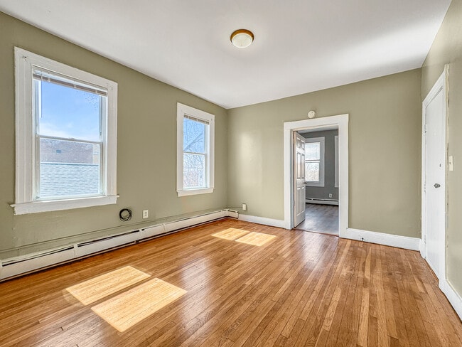 Building Photo - 142-144 Clark St Rental