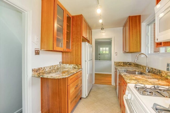 Photo - 3317 Glenway Dr