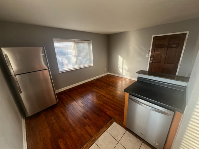 Photo - 2519 Indianola Ave Unit C