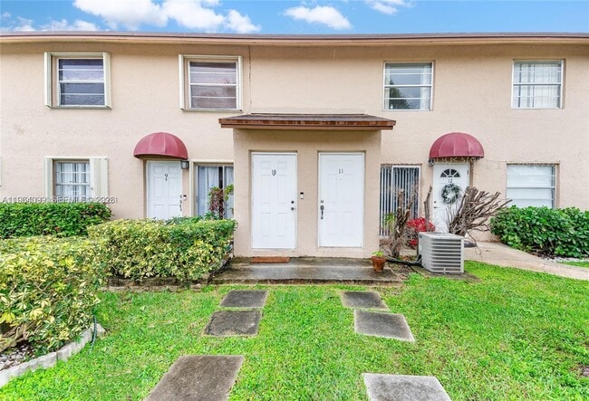 Building Photo - 15280 SW 80th St Unit 11