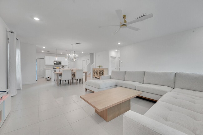 Photo - 6371 Windwood Wy