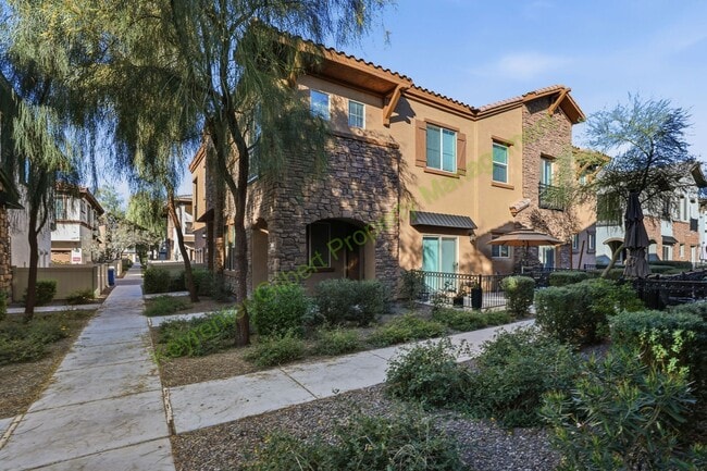 Photo - Modern Gilbert Lakeview Townhome in The Lakes at Annecy