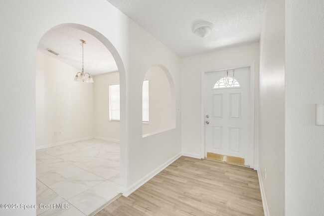 Photo - 1287 Lingen Ave NW