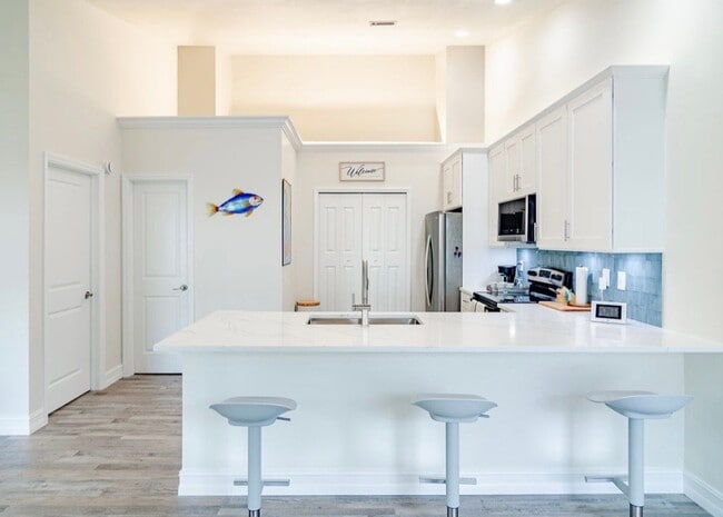 Photo - 115 Riverside Dr