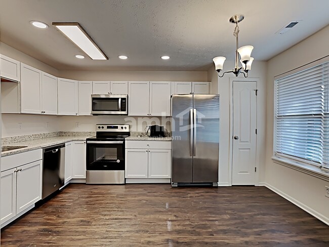 Photo - 1145 Bumblebee Way