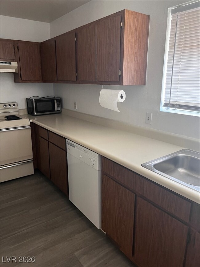 Building Photo - 1303 Darlene Way