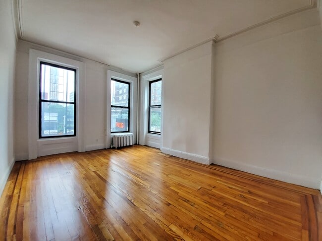 Building Photo - 171 E 88th St Unit 4C Rental