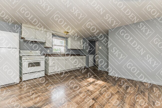 Building Photo - 820 W 15th St Rental