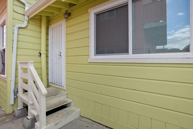 Photo - 210 N Delaware St