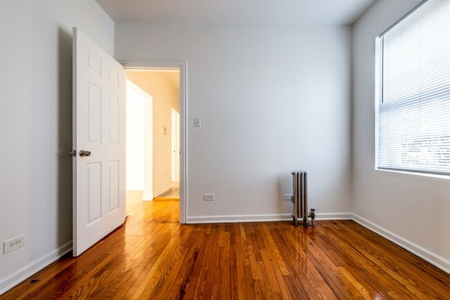 Photo - 6923-25 S Indiana Ave Chicago, IL 60637