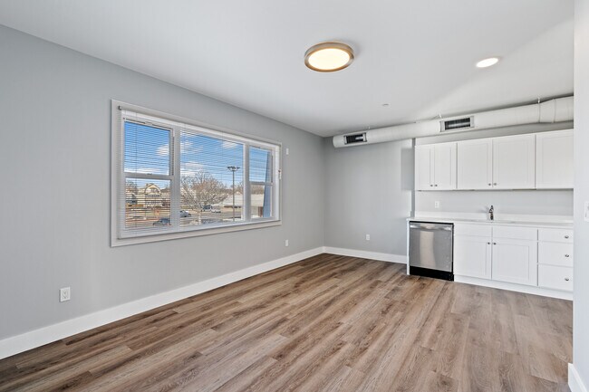 250 Captain Thomas Blvd