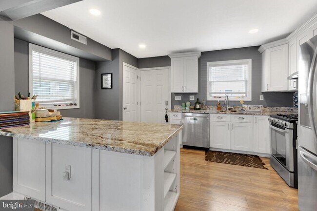 Photo - 1719 Ridge Ave