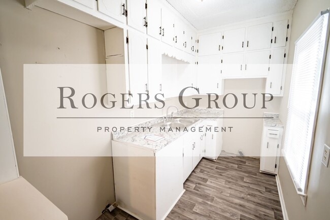 Photo - 920 Champion St