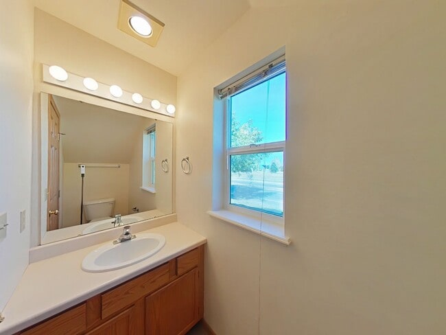 Photo - Townhouse-style End unit 3BD, 1.5 BA with attached garage Unit D
