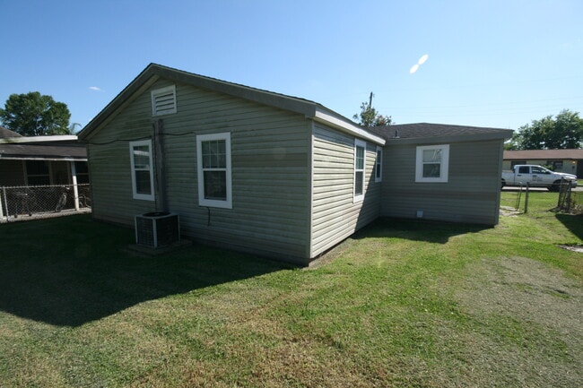 Photo - 2705 Rose Dr