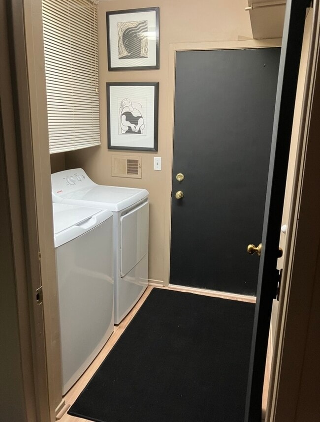 Photo - 6431 Deerhurst Dr Unit 000