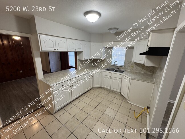 5200 W 23rd St