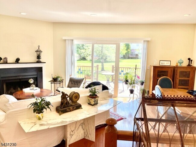 Photo - 302 Marten Rd