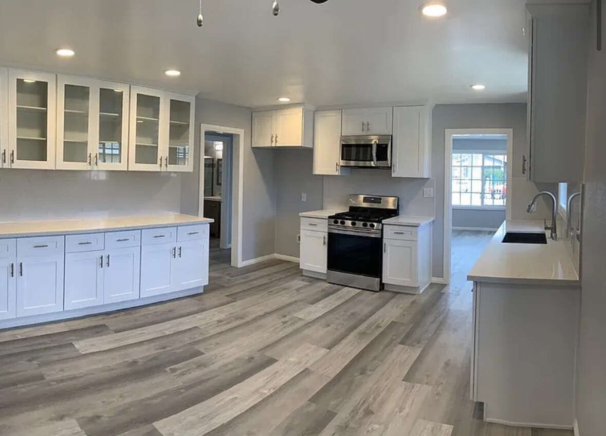 Photo - 1314 E Robidoux St