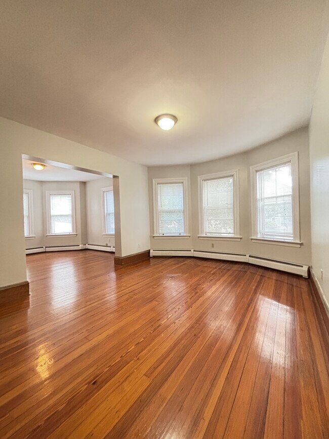 Building Photo - 29 Pratt St