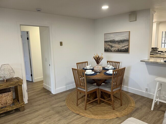 8860 Villa La Jolla Dr Unidad 217
