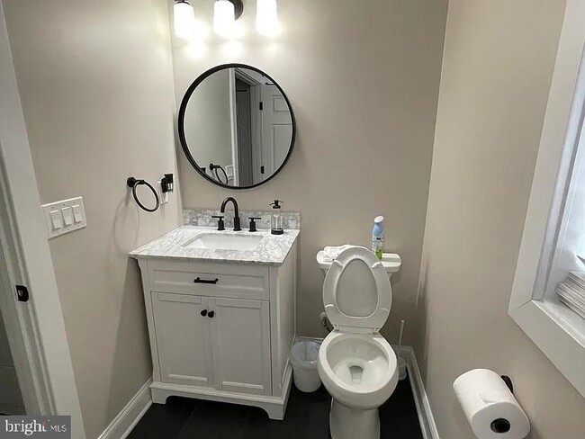 Photo - 10584 Brent Town Rd