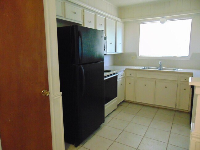 Photo - 6914fre Unit A