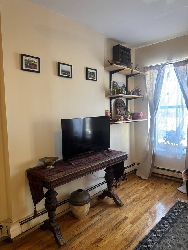 Photo - 172 Union St