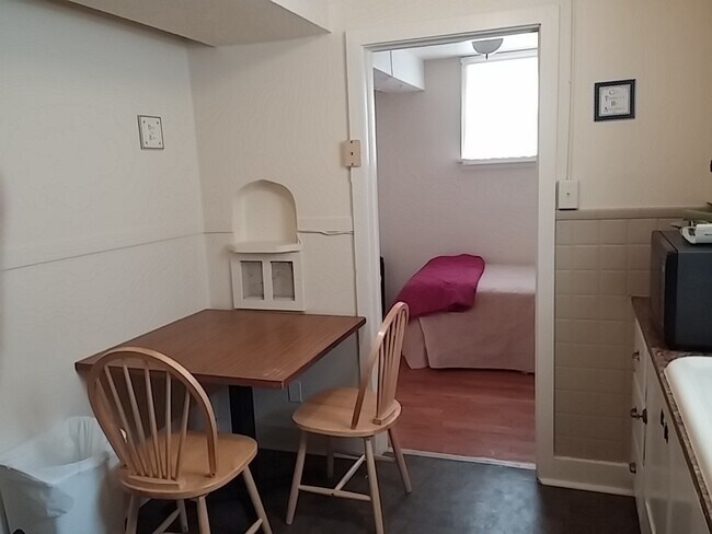 Photo - 216 1/2 1st Street Unit 1