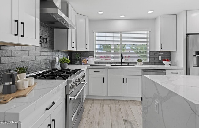 Photo - 11615 N 30th St